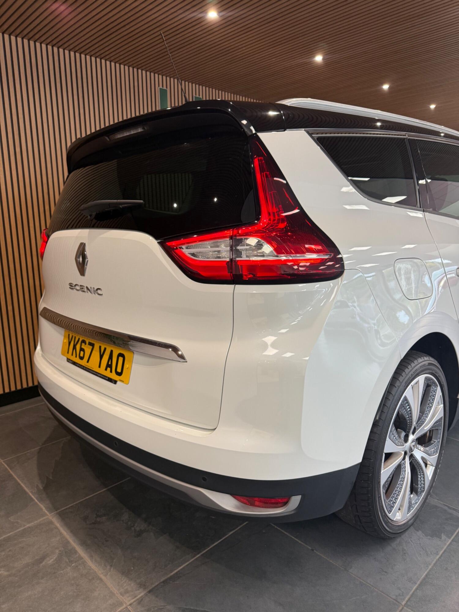 Used Renault Grand Scenic 2017 for sale - 76186681: Photo 8