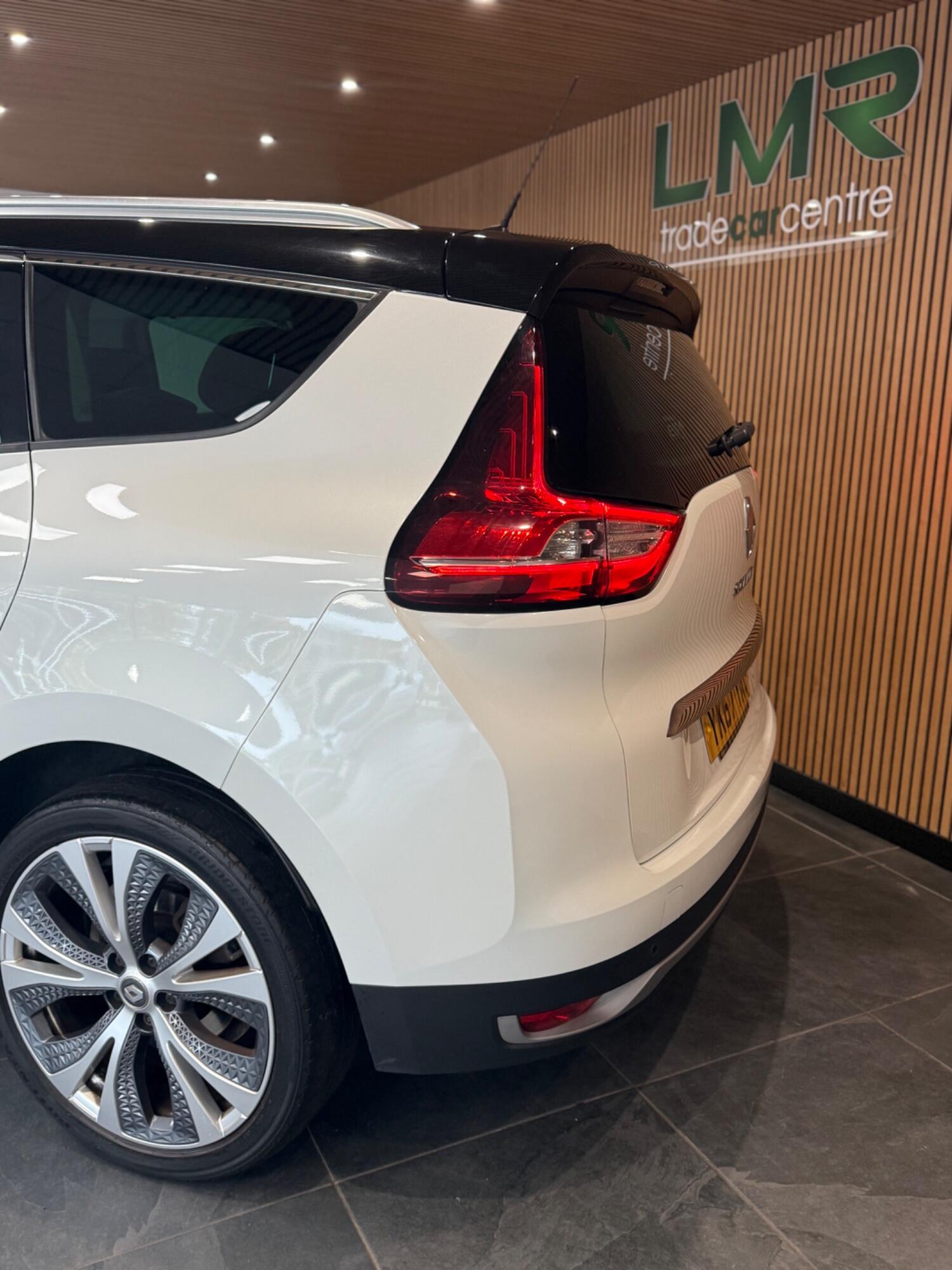 Used Renault Grand Scenic 2017 for sale - 76186681: Photo 9