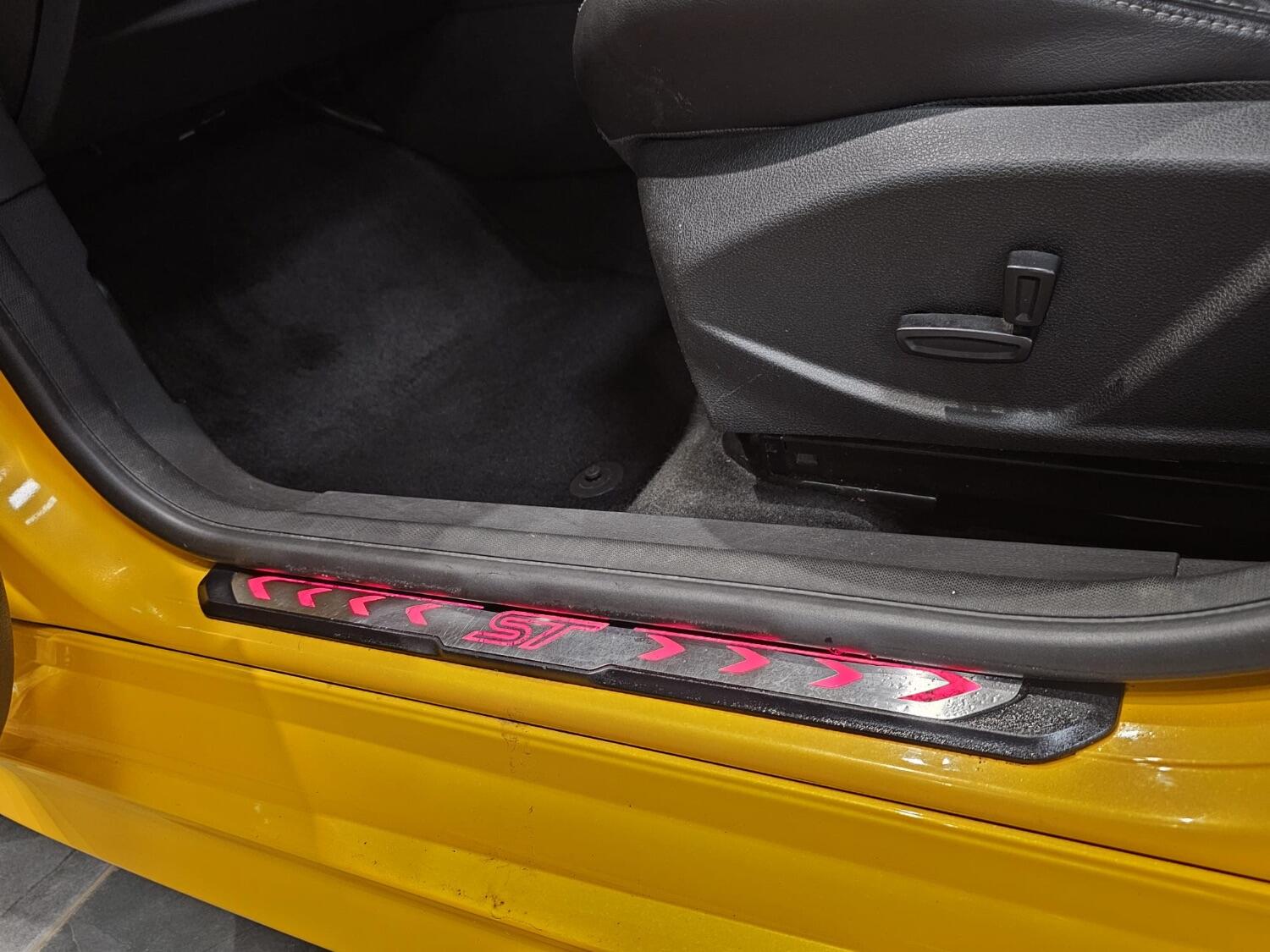 Used Ford Focus 2015 for sale - 76884912: Photo 22