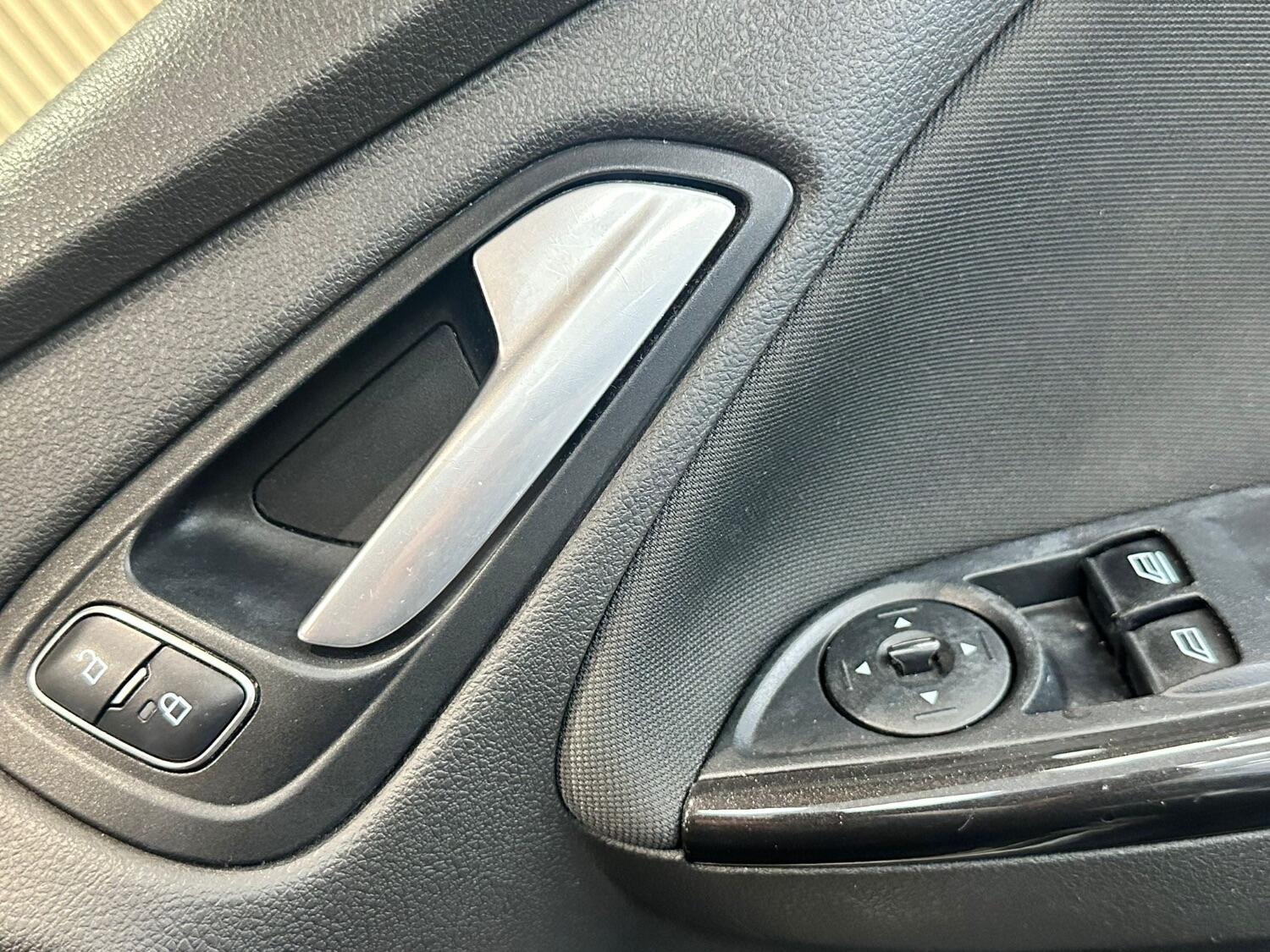 Used Ford Focus 2014 for sale - 76107345: Photo 15