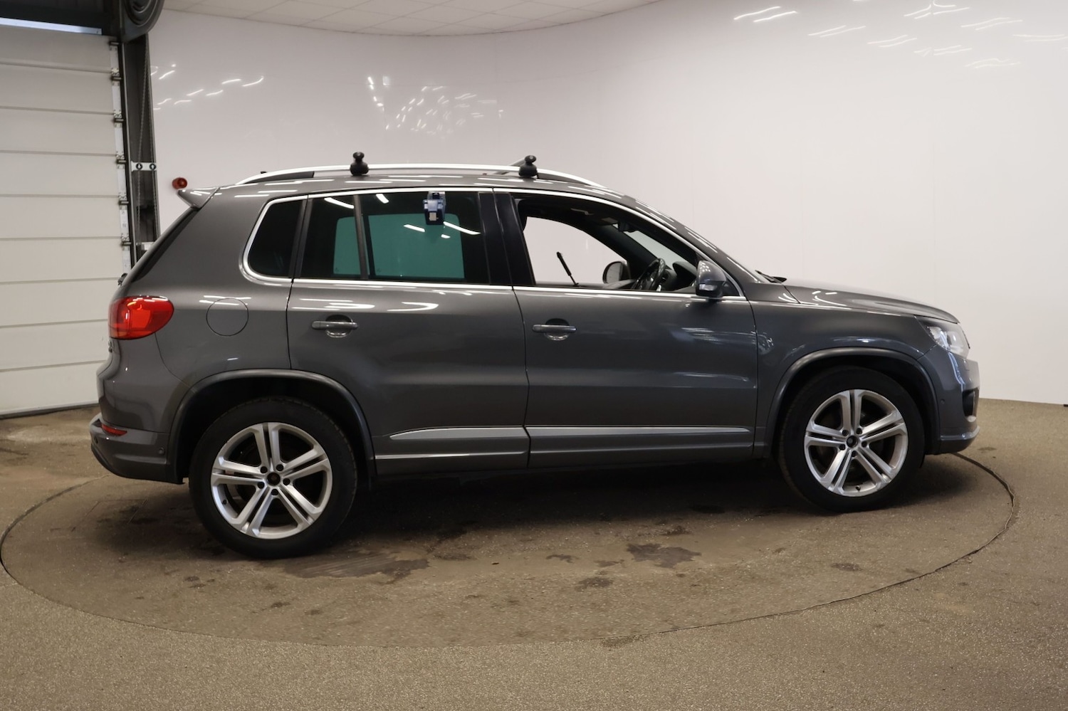 Used Volkswagen Tiguan 2015 for sale - 78190605: Photo 5
