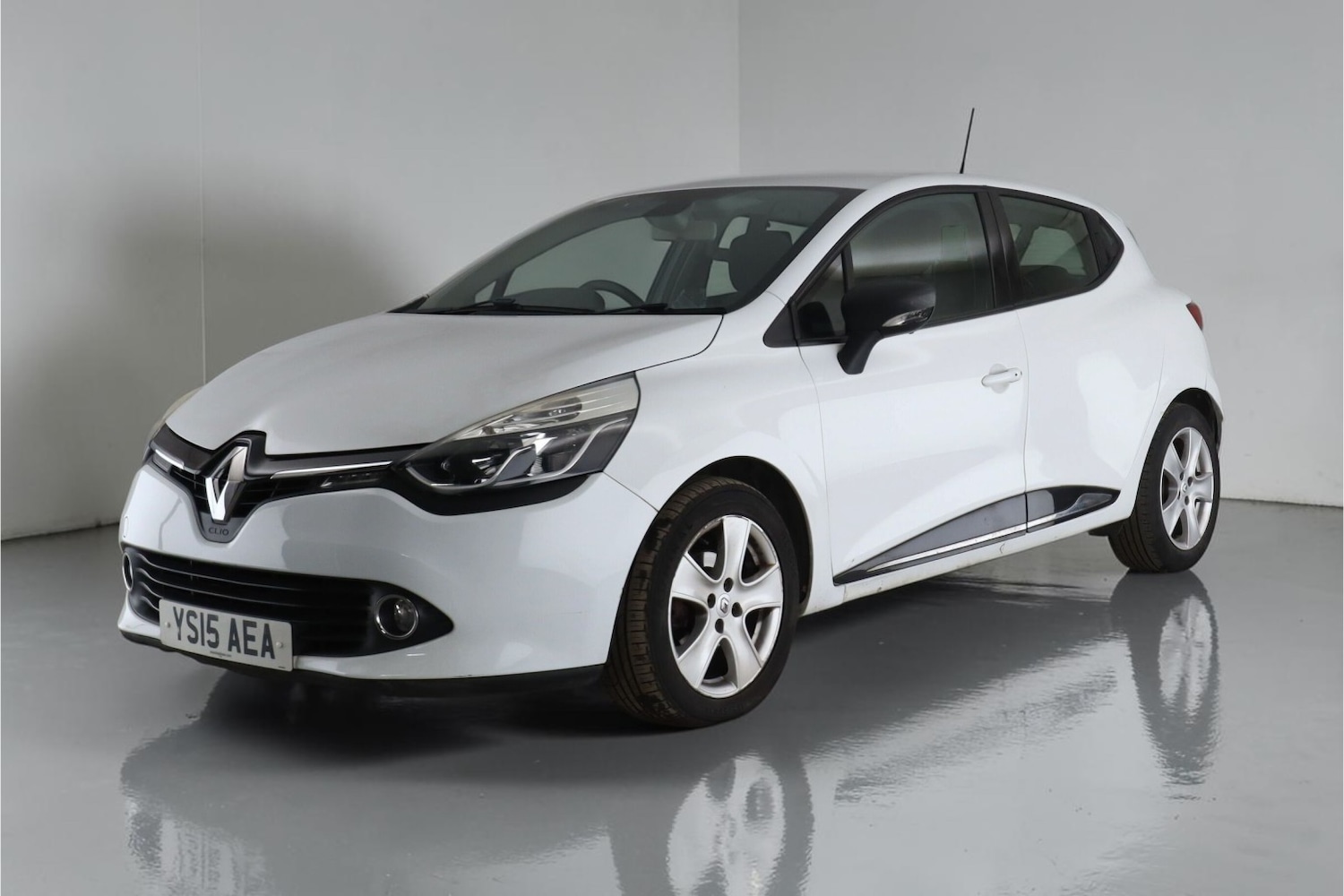 Used Renault Clio 2015 for sale - 78145826: Photo 4
