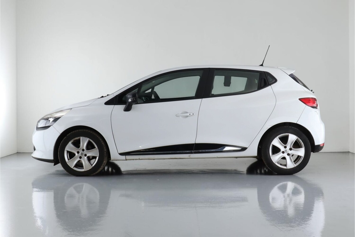 Used Renault Clio 2015 for sale - 78145826: Photo 6