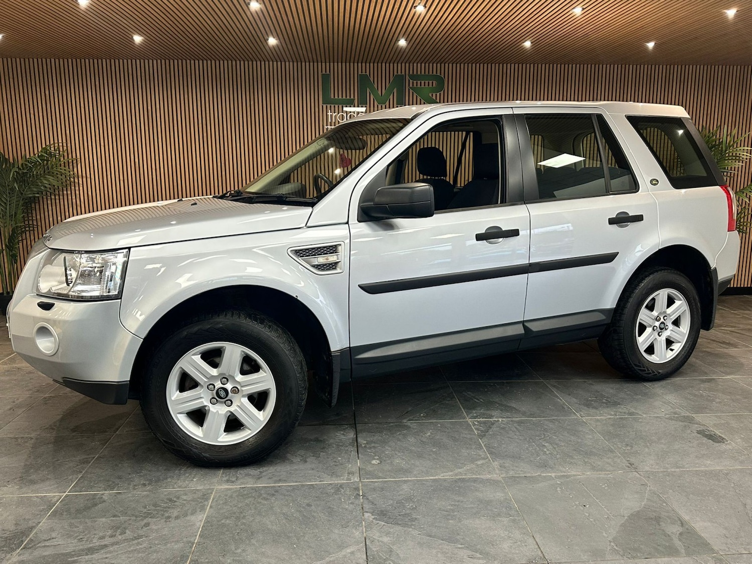 Used Land Rover Freelander 2 2010 for sale - 76391453: Photo 16
