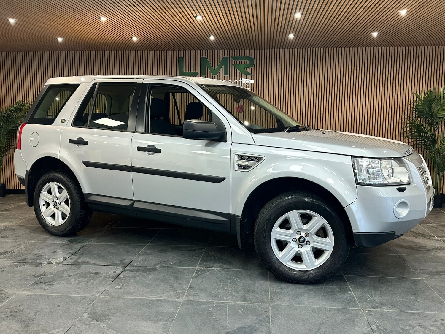Used Land Rover Freelander 2 2010 for sale - 76391453: Photo 17