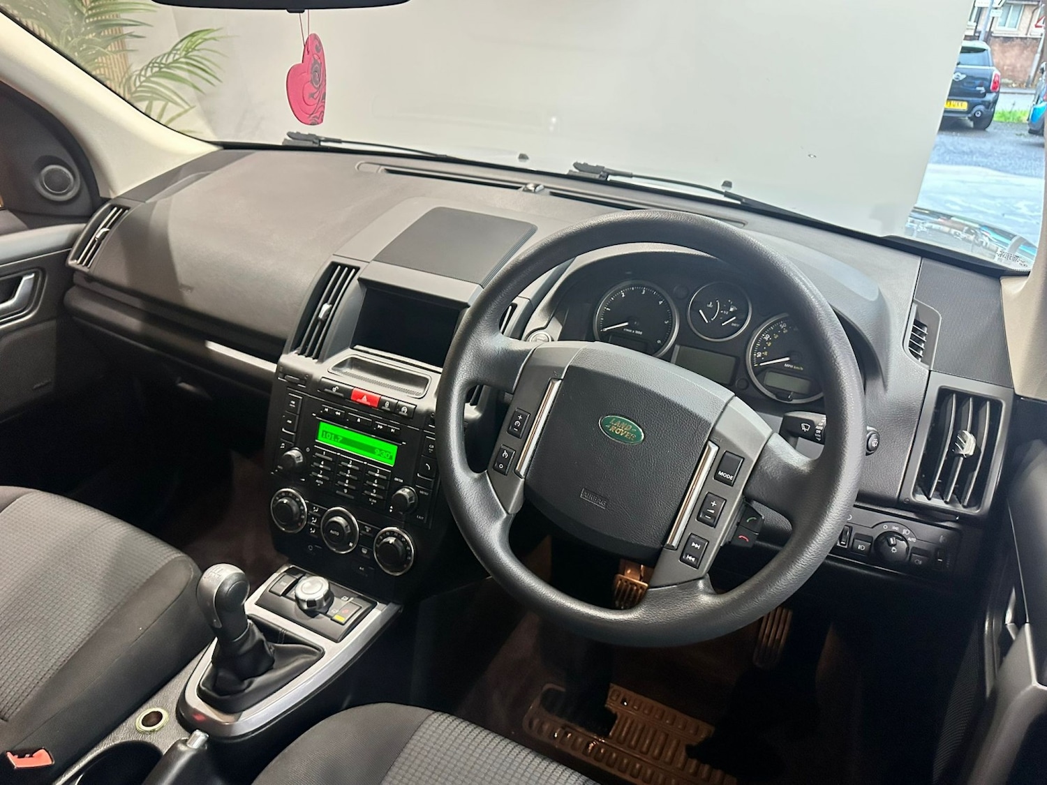 Used Land Rover Freelander 2 2010 for sale - 76391453: Photo 25