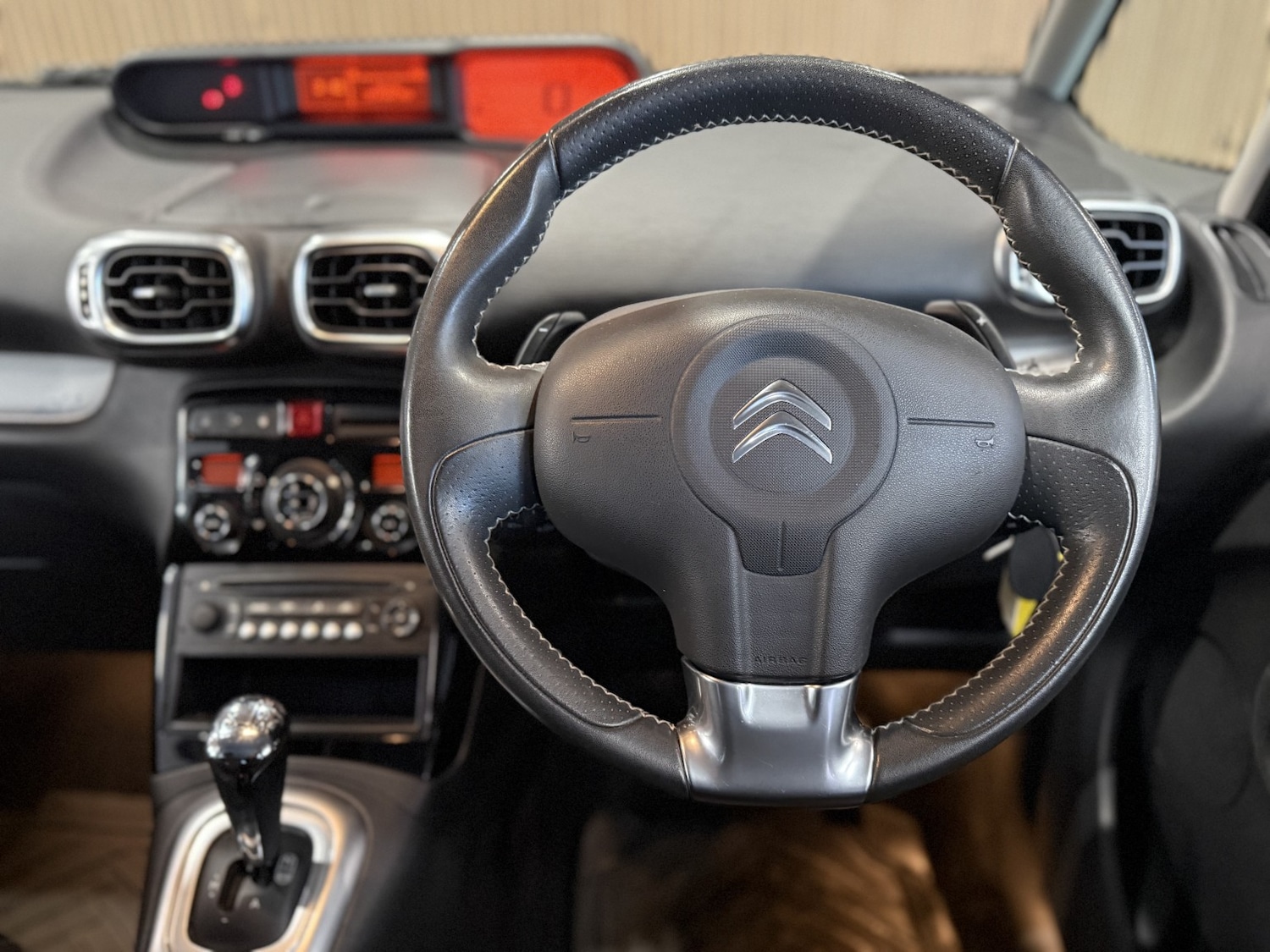 Used Citroen C3 Picasso 2015 for sale - 76884900: Photo 14