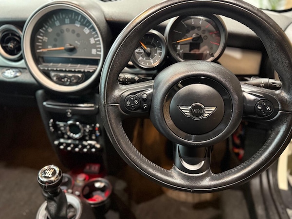 Used MINI Convertible 2015 for sale - 76107228: Photo 18