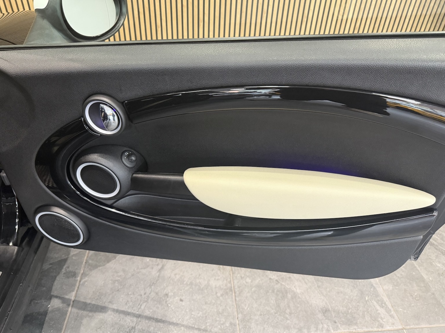 Used MINI Roadster 2014 for sale - 76497395: Photo 16