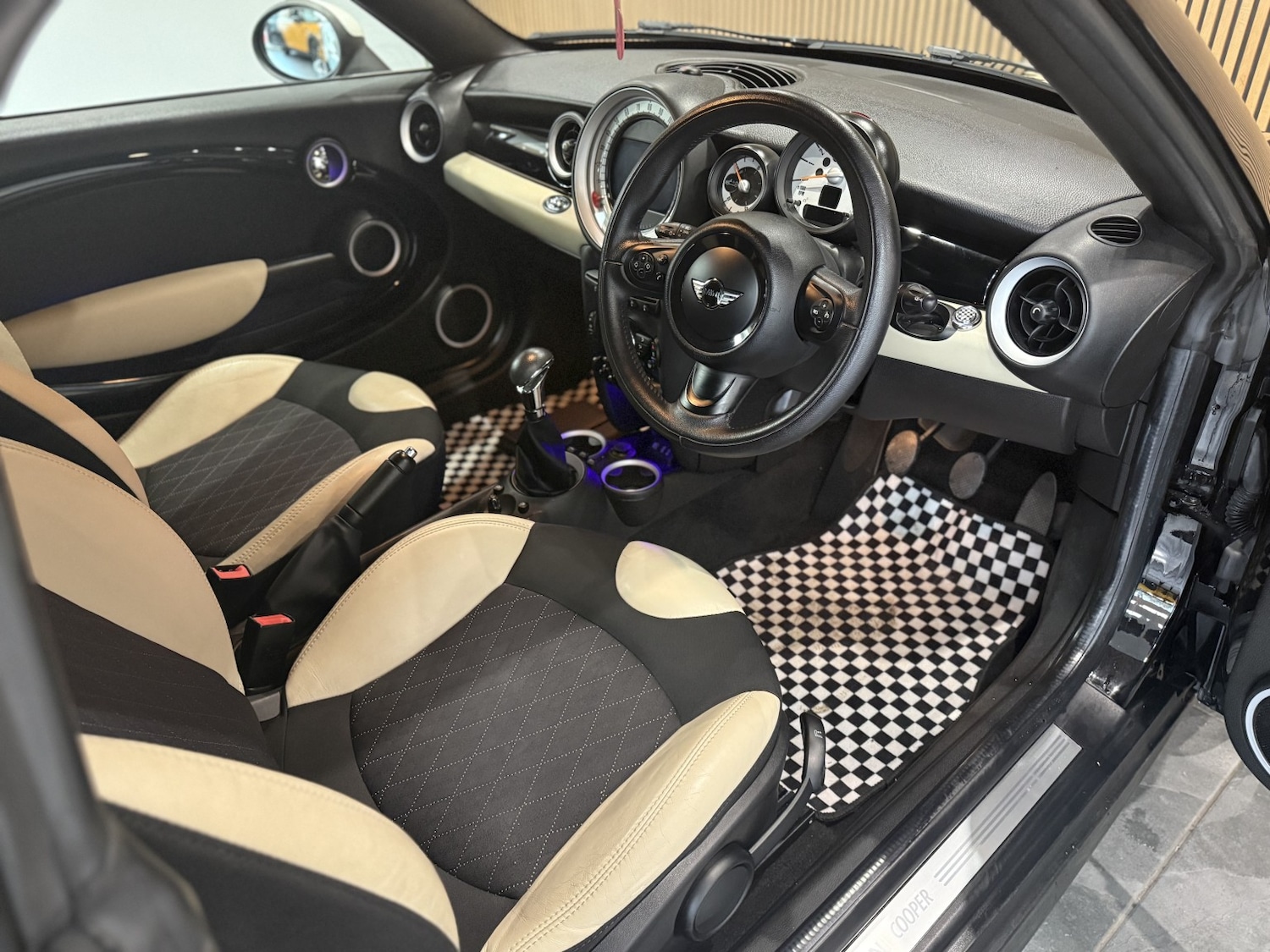 Used MINI Roadster 2014 for sale - 76497395: Photo 19