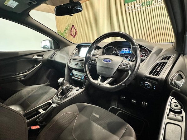 Used Ford Focus 2017 for sale - 76107283: Photo 19
