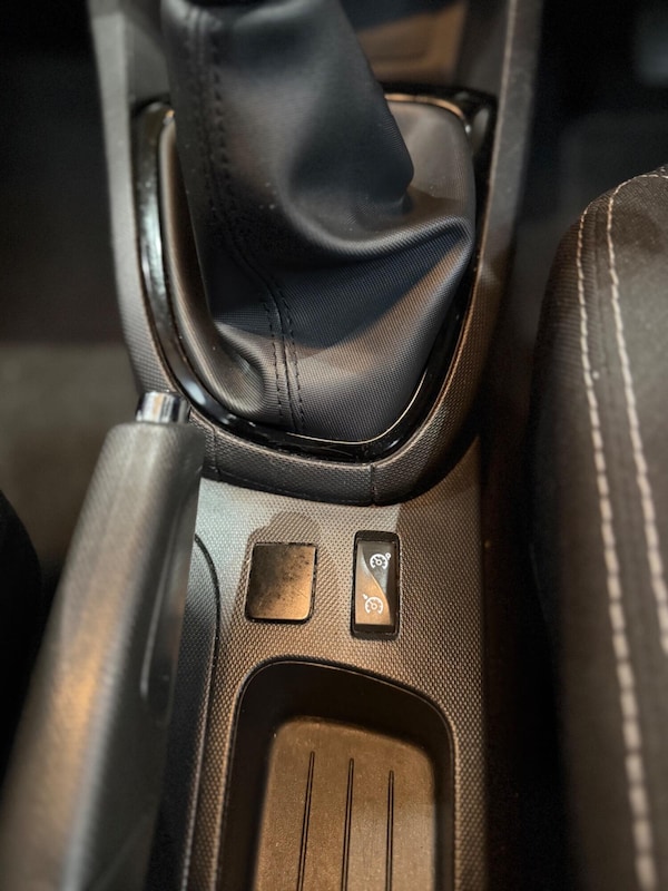 Used Renault Clio 2014 for sale - 76225299: Photo 20