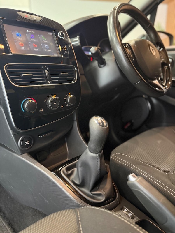 Used Renault Clio 2014 for sale - 76225299: Photo 21