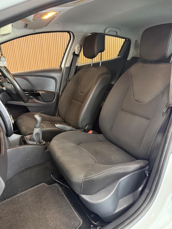 Used Renault Clio 2014 for sale - 76225299: Photo 25