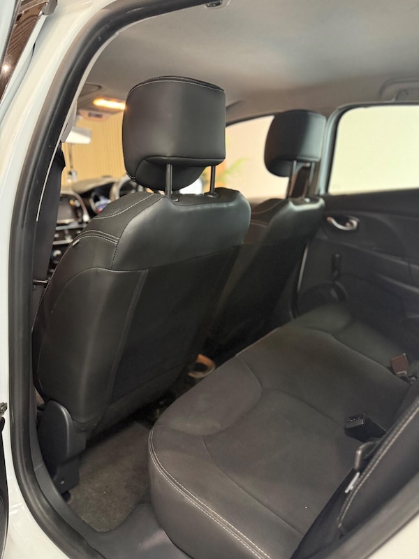 Used Renault Clio 2014 for sale - 76225299: Photo 26