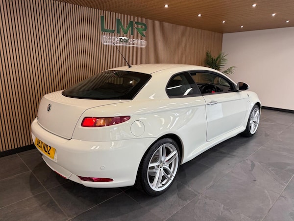 Used Alfa Romeo GT 2011 for sale - 76237156: Photo 6