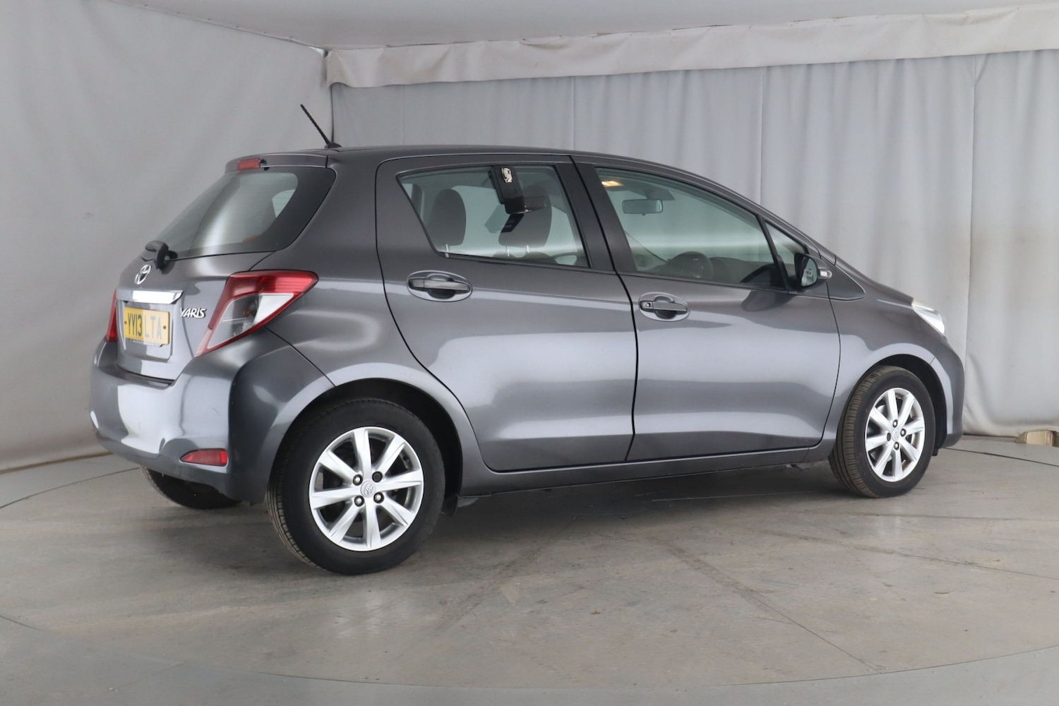 Used Toyota Yaris 2013 for sale - 76687201: Photo 4