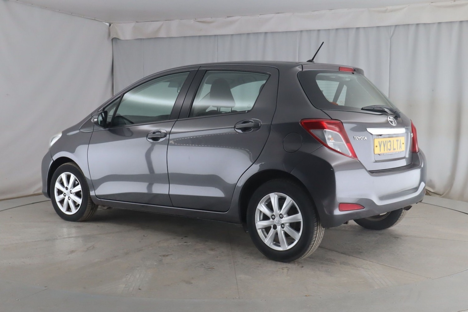 Used Toyota Yaris 2013 for sale - 76687201: Photo 5