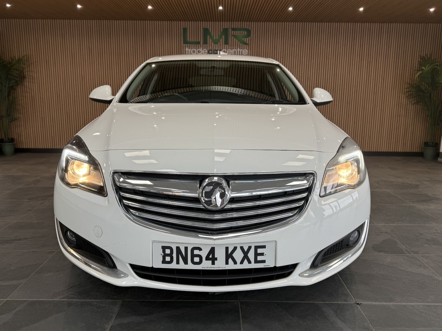 Used Vauxhall Insignia 2014 for sale - 77595424: Photo 2
