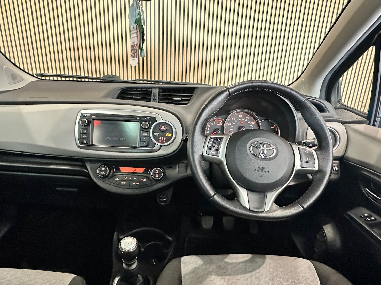 Used Toyota Yaris 2012 for sale - 77822383: Photo 19