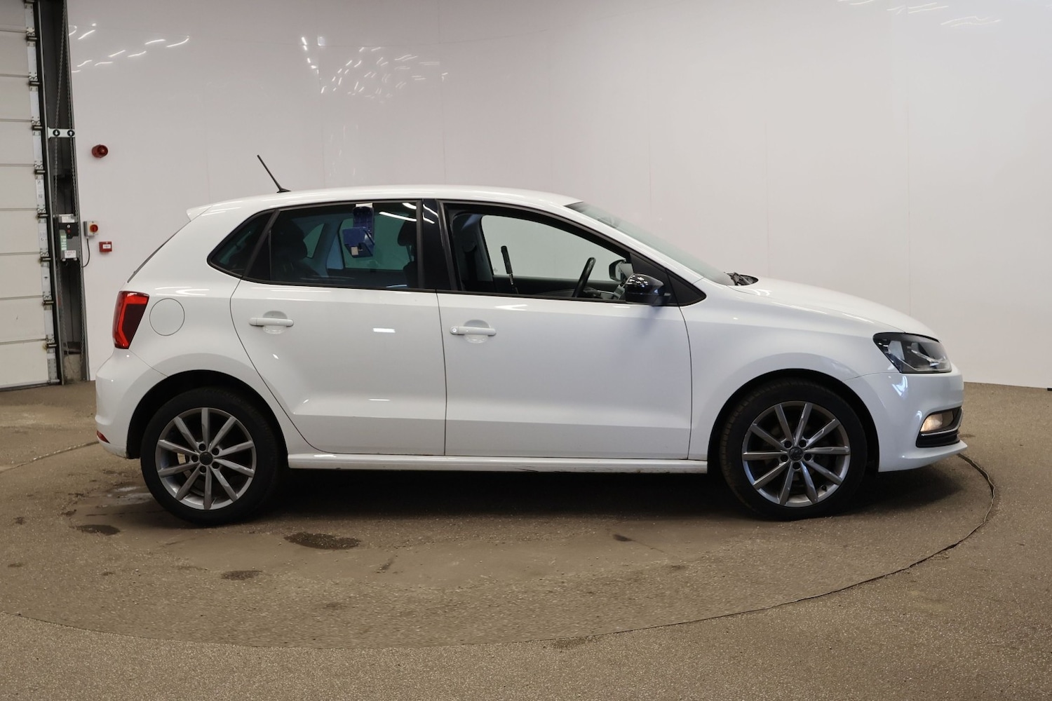 Used Volkswagen Polo 2014 for sale - 78190600: Photo 6