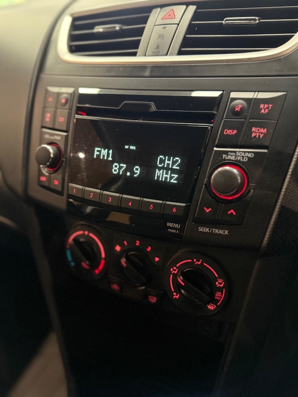 Used Suzuki Swift 2015 for sale - 76324859: Photo 19