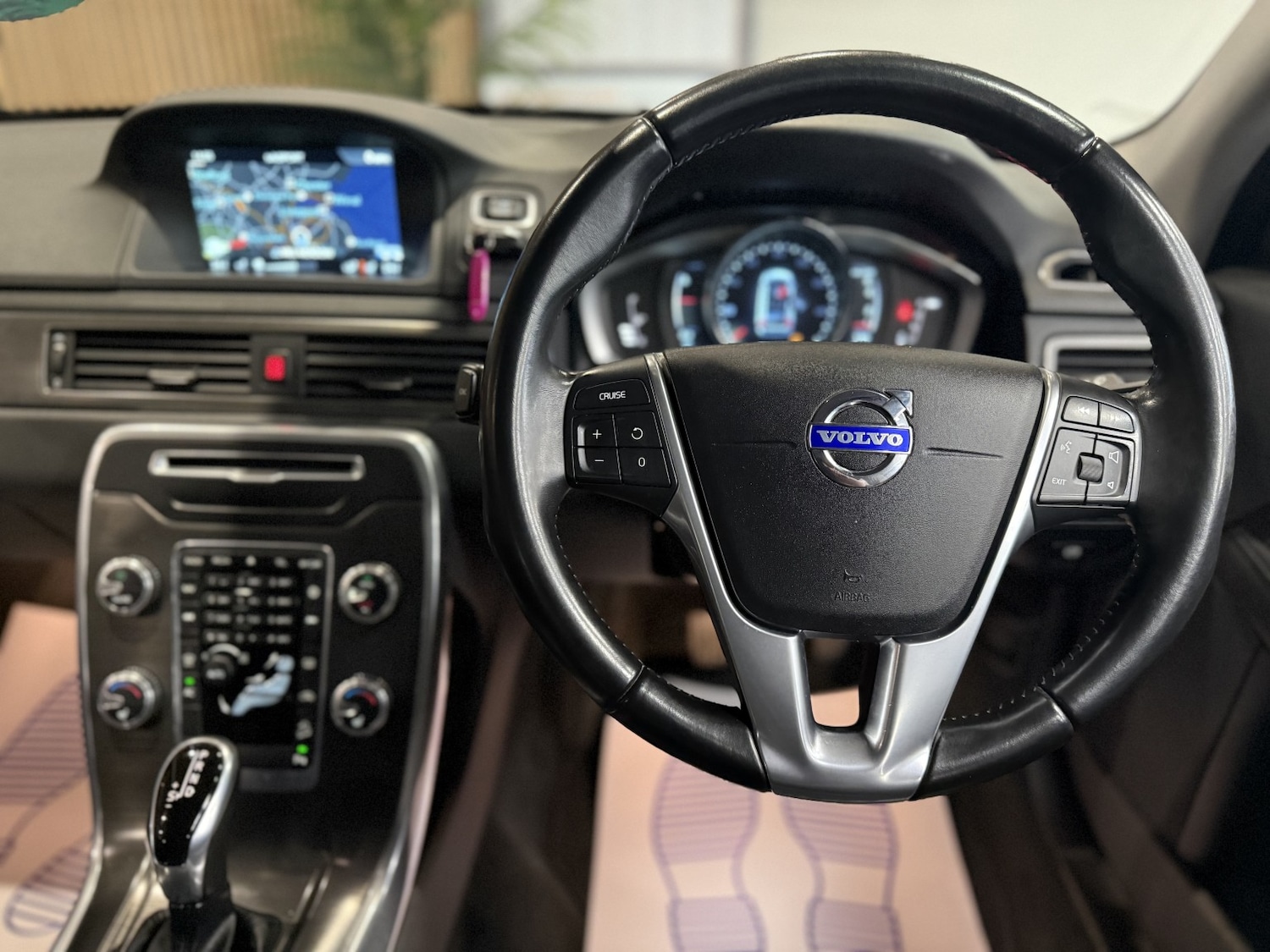 Used Volvo XC70 2014 for sale - 77118671: Photo 19