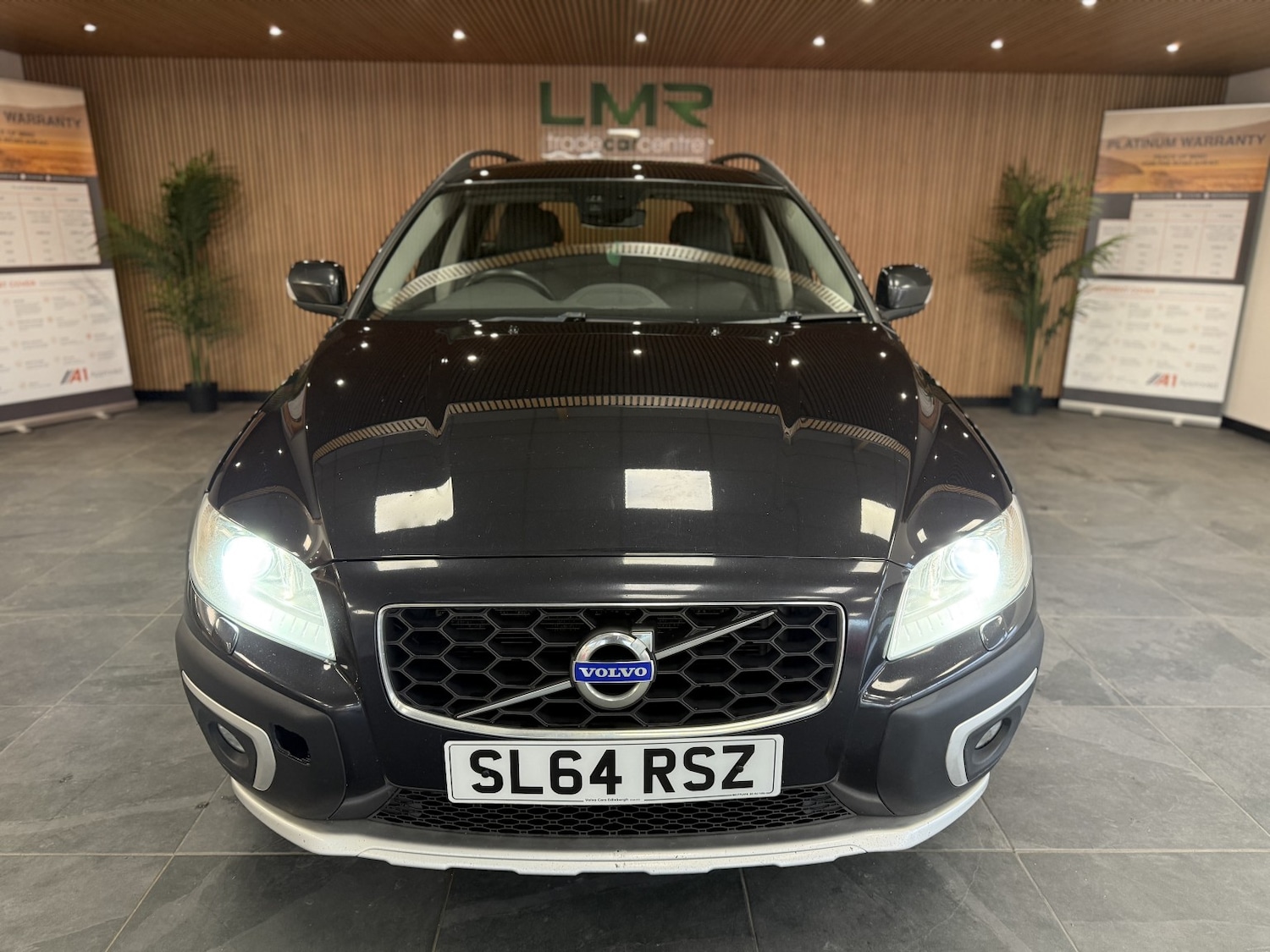Used Volvo XC70 2014 for sale - 77118671: Photo 3