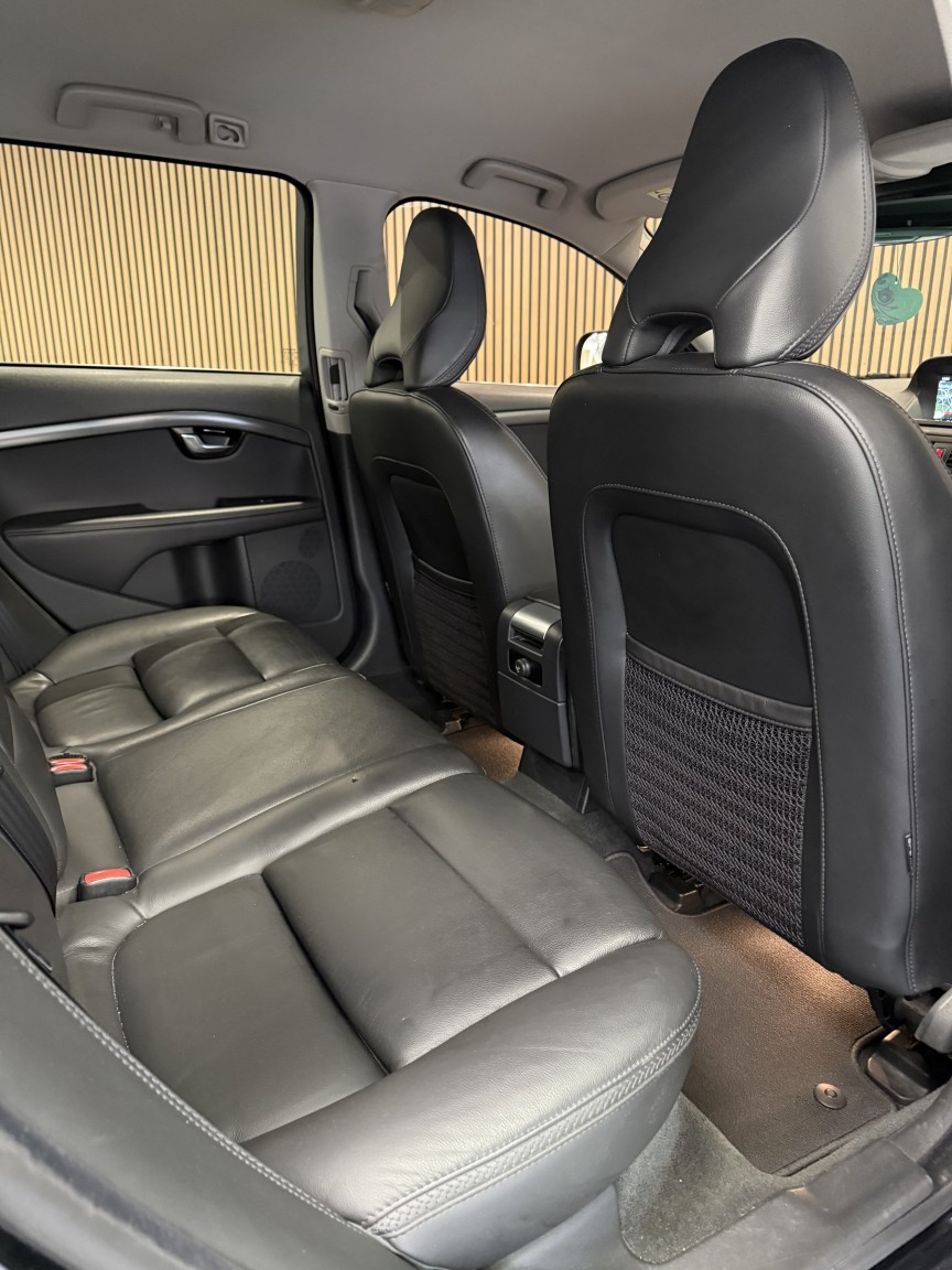 Used Volvo XC70 2014 for sale - 77118671: Photo 33