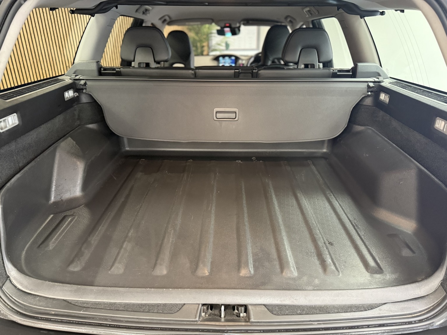 Used Volvo XC70 2014 for sale - 77118671: Photo 35