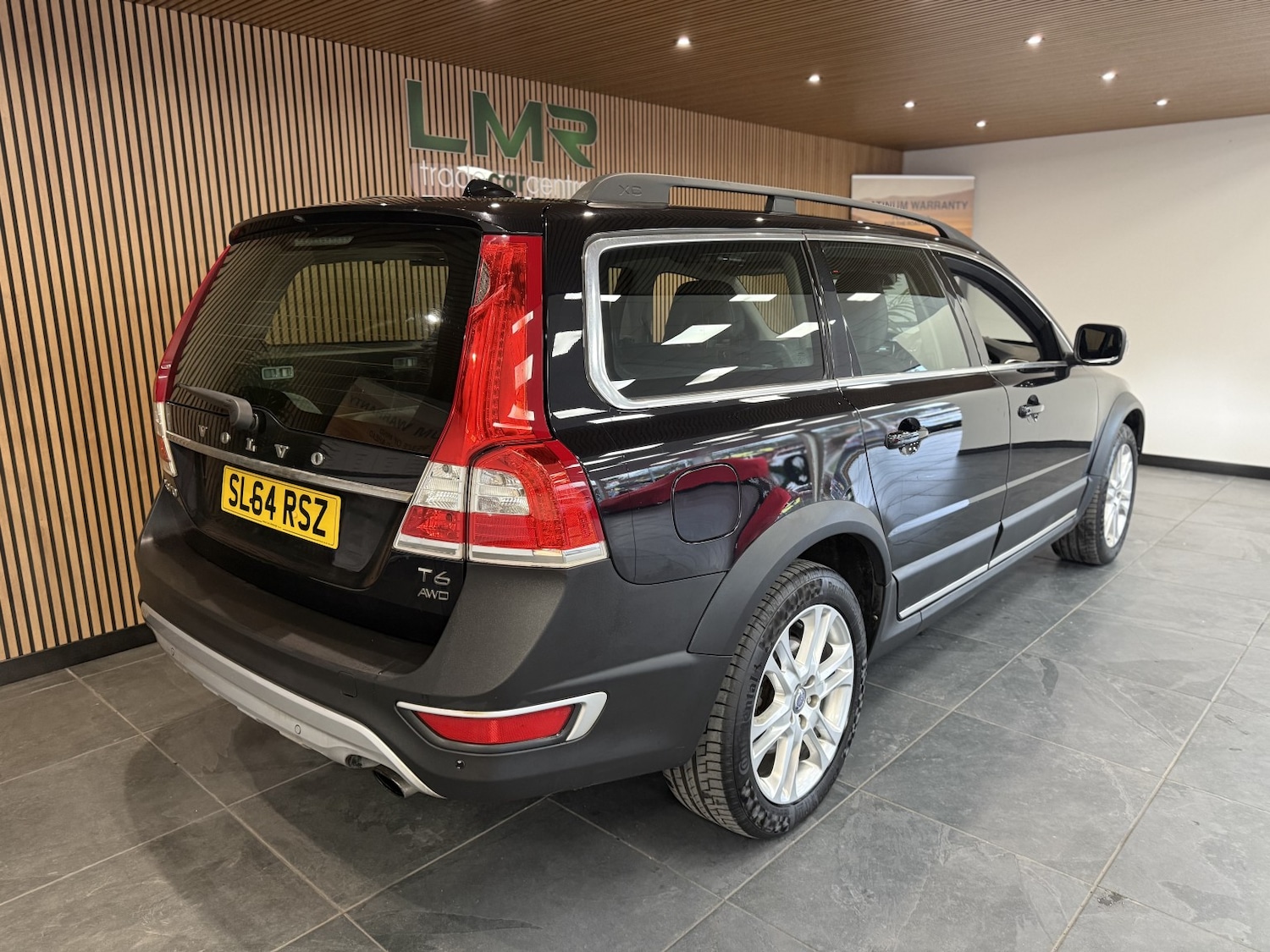 Used Volvo XC70 2014 for sale - 77118671: Photo 6
