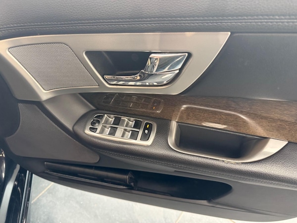 Used Jaguar XF 2014 for sale - 74495775: Photo 15