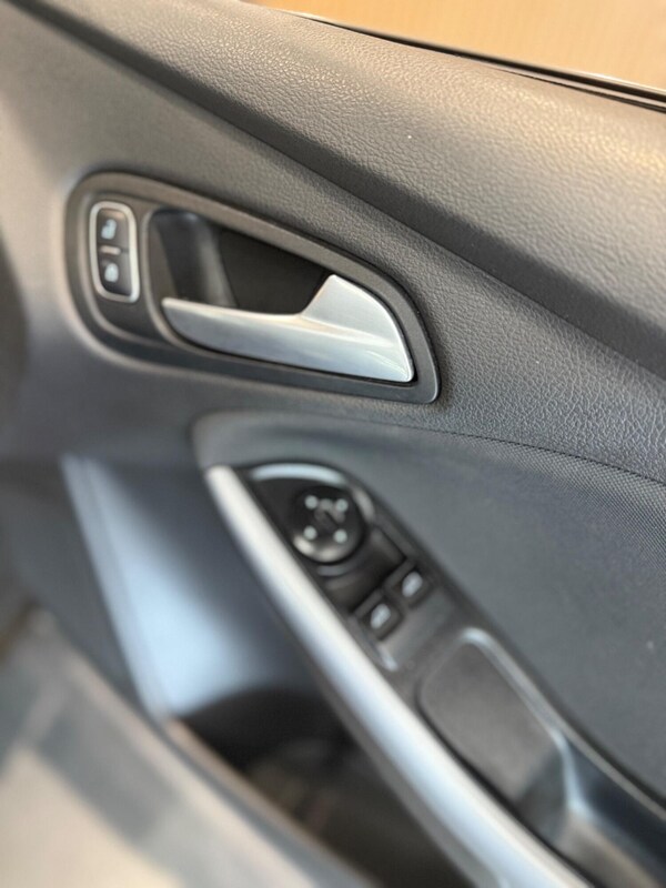 Used Ford Focus 2015 for sale - 76040981: Photo 12