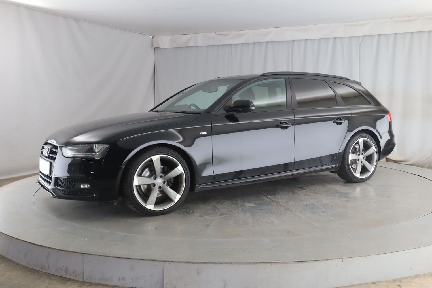 Used Audi A4 Avant 2012 for sale - 76391483: Photo 1