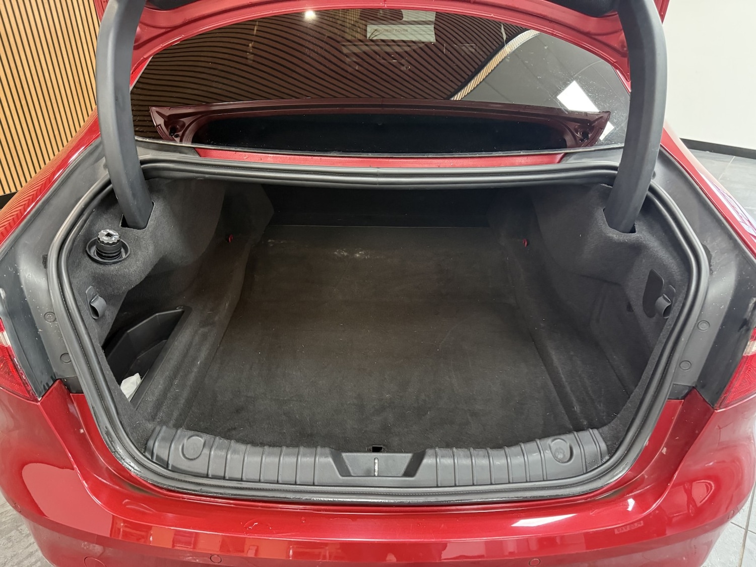 Used Jaguar XF 2016 for sale - 76951063: Photo 30