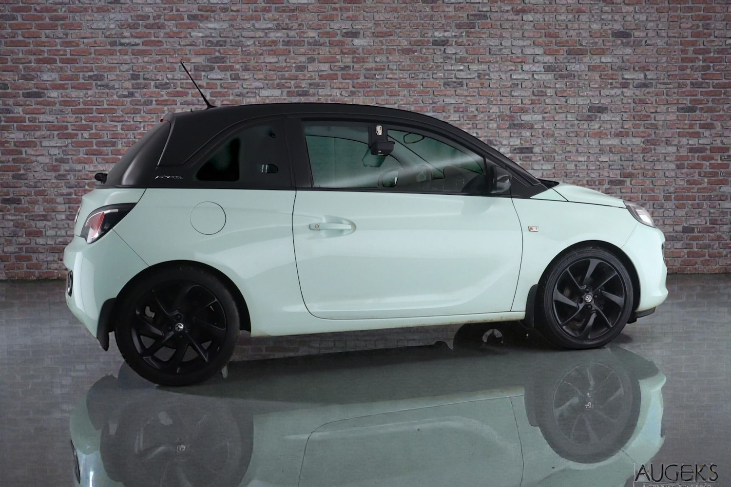 Used Vauxhall ADAM 2017 for sale - 77438399: Photo 2