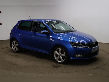 Used Skoda Fabia 2015 for sale - 77073057: Photo