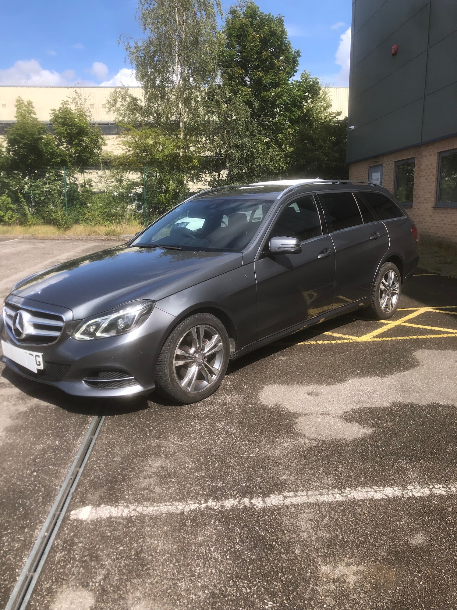 Used Mercedes-Benz E Class 2015 for sale - 76911310: Photo 2