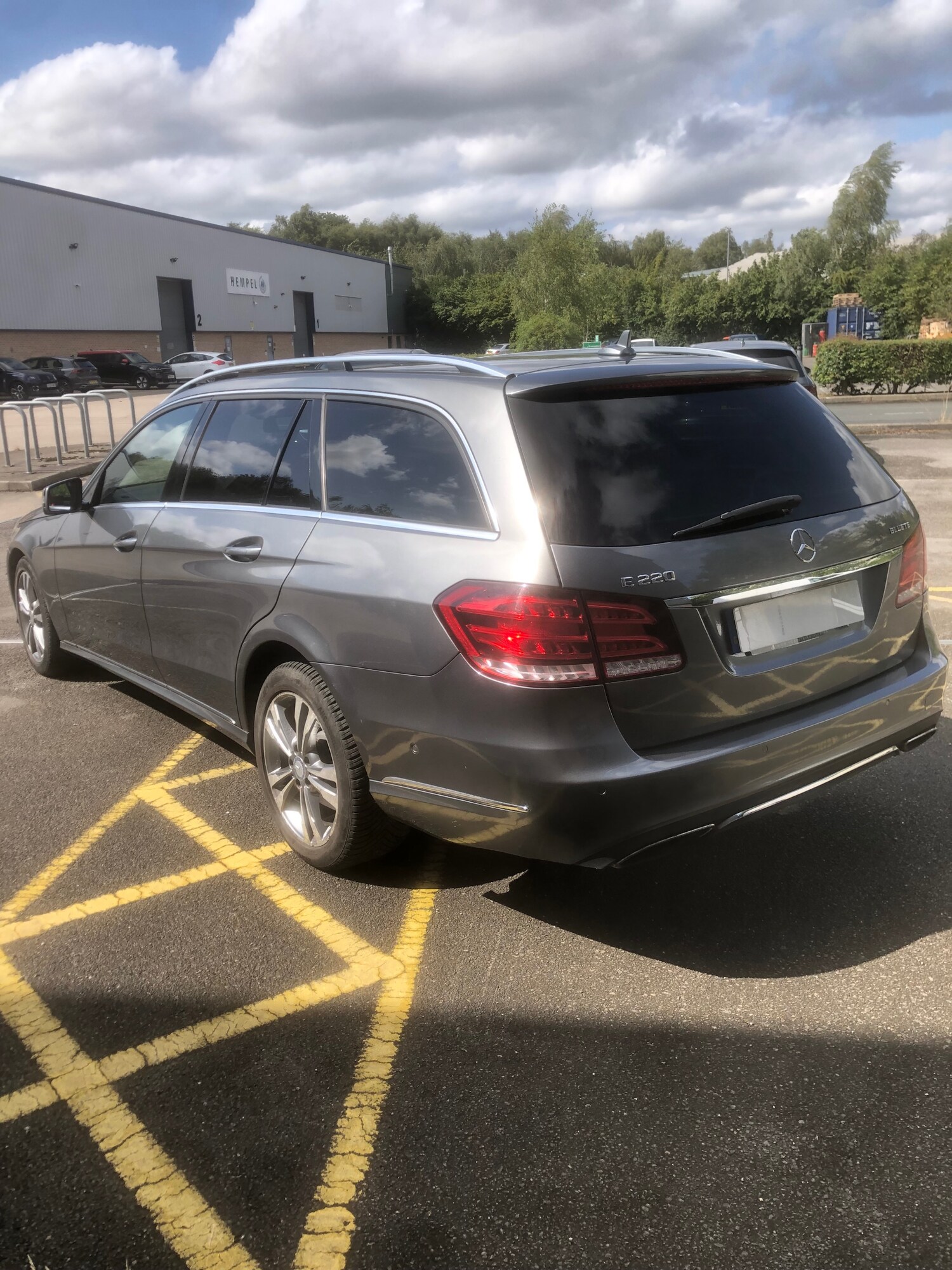 Used Mercedes-Benz E Class 2015 for sale - 76911310: Photo 3