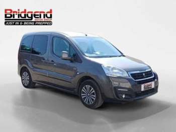 (17) - 1.6 BlueHDi Allure 5 Seats 5dr