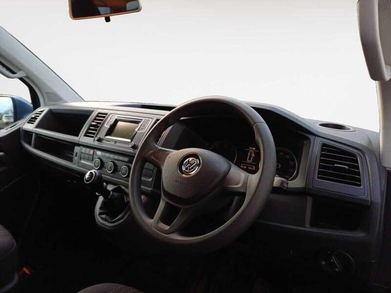 Used Volkswagen Transporter Shuttle 2017 for sale - 76913619: Photo 5