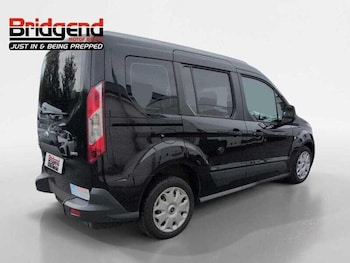 Used Ford Tourneo Connect 2015 for sale - 75448586: Photo