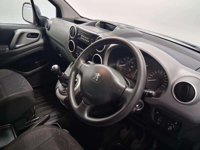 Used Peugeot Partner Tepee 2017 for sale - 76137235: Photo 11