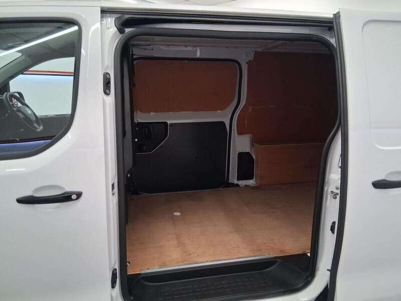 Used Vauxhall Vivaro 2023 for sale - 77104676: Photo 8