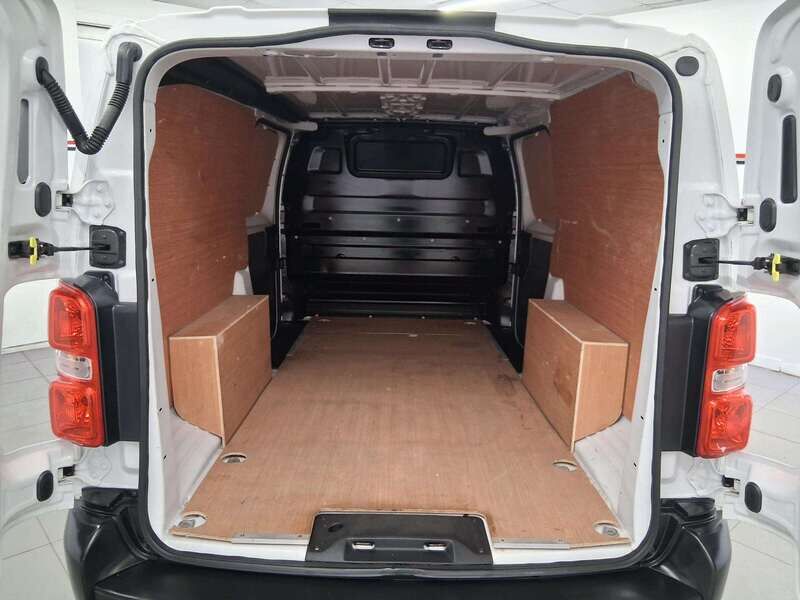 Used Vauxhall Vivaro 2023 for sale - 77104676: Photo 9