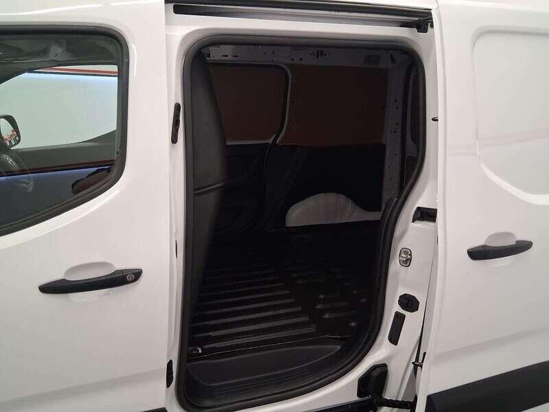 Used Toyota ProAce 2022 for sale - 76988902: Photo 8