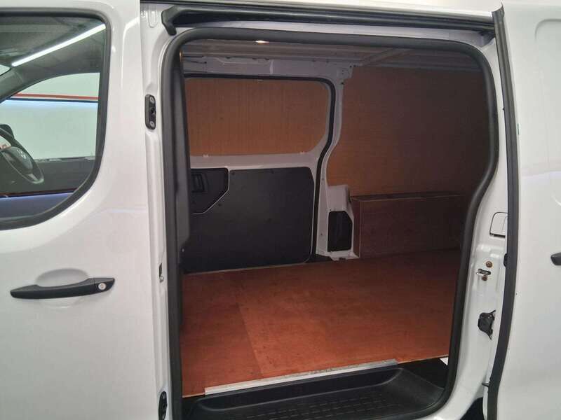 Used Vauxhall Vivaro 2022 for sale - 77814607: Photo 8
