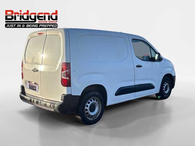 Used Vauxhall Combo 2021 for sale - 77104668: Photo 2