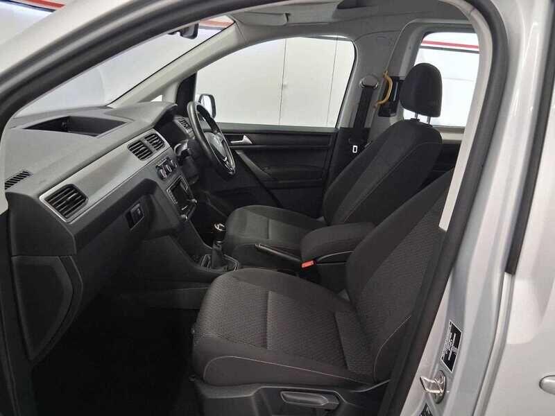 Used Volkswagen Caddy Maxi Life 2019 for sale - 76988527: Photo 15