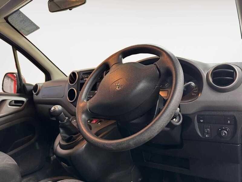 Used Peugeot Partner Tepee 2018 for sale - 76136247: Photo 1